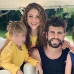 Shakira y Gerard Piqué junto a sus hijos, Milan y Sasha