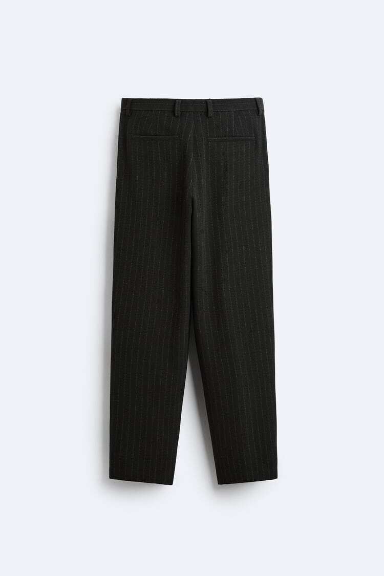 Pantalón raya diplomática.