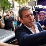 El candidato a la presidencia de Argentina, Sergio Massa, se reúne con estudiantes