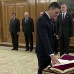 Pedro Sánchez promete su cargo ante el Rey