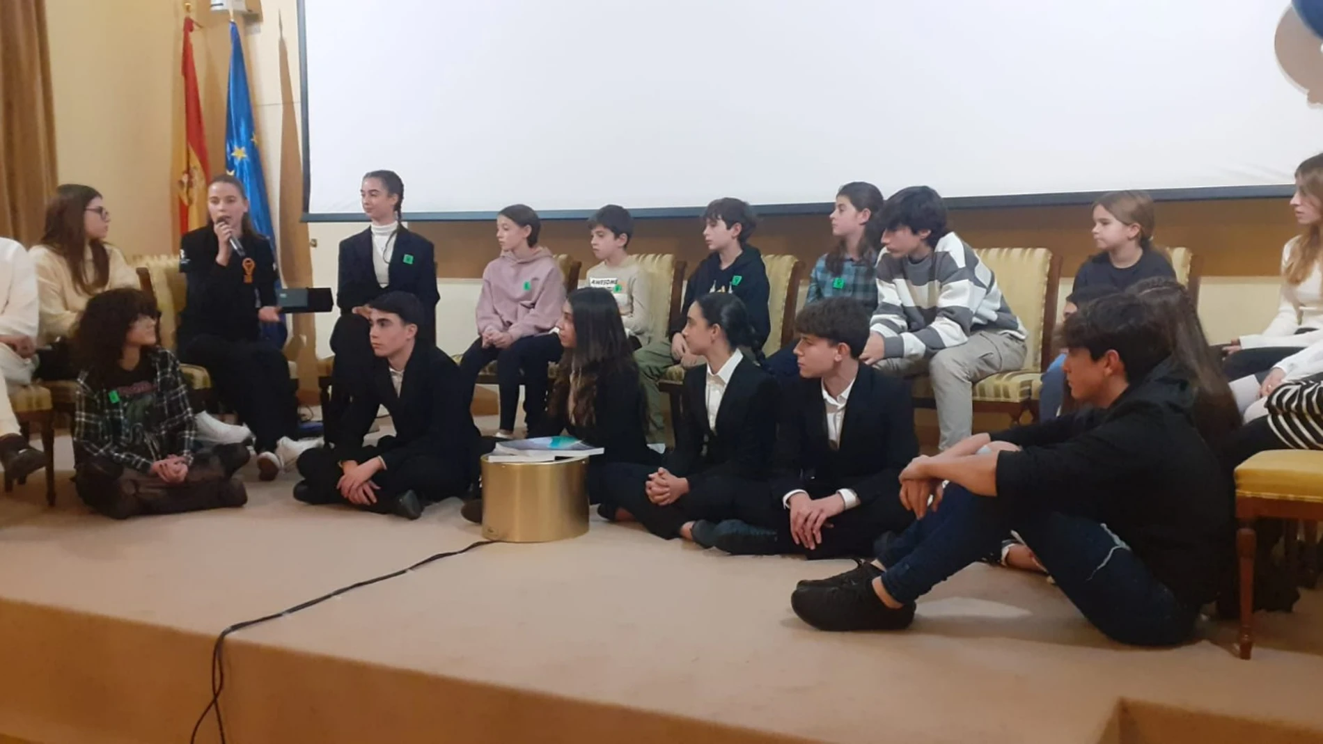 Algunos estudiantes, durante la presentación