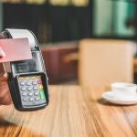 Economía.- Solucionados los problemas en los sistemas de pago bancarios generados por una caída de la plataforma Redsys