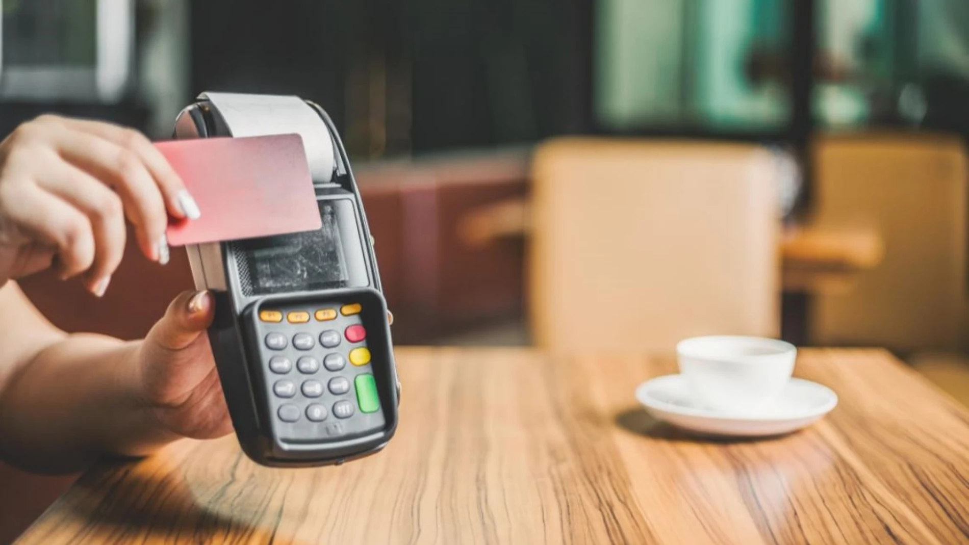 Economía.- Solucionados los problemas en los sistemas de pago bancarios generados por una caída de la plataforma Redsys