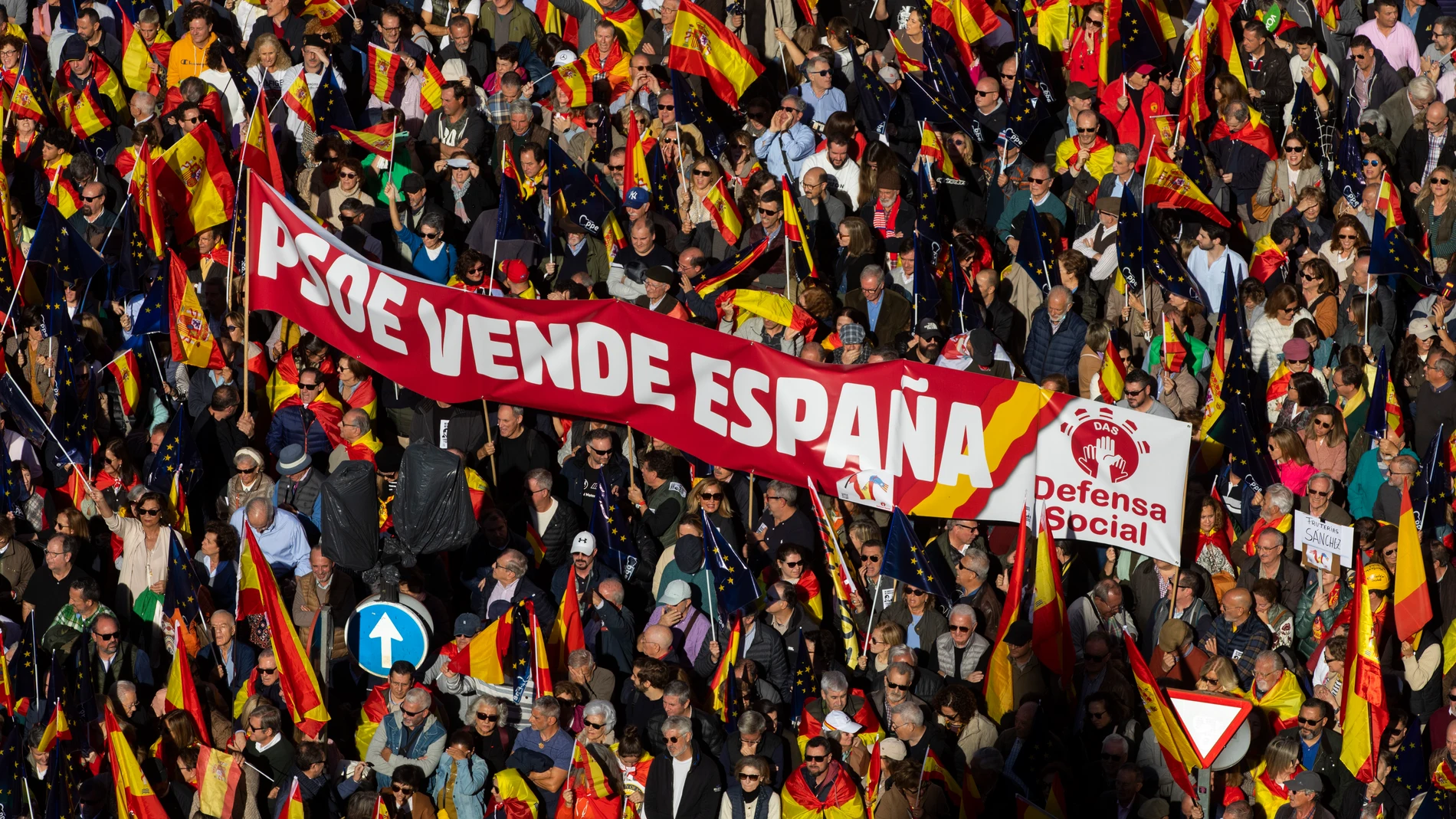 Manifestación en Cibeles contra la amnistía y contra los acuerdos de Pedro Sánchez para si investidura. © Jesús G. Feria.