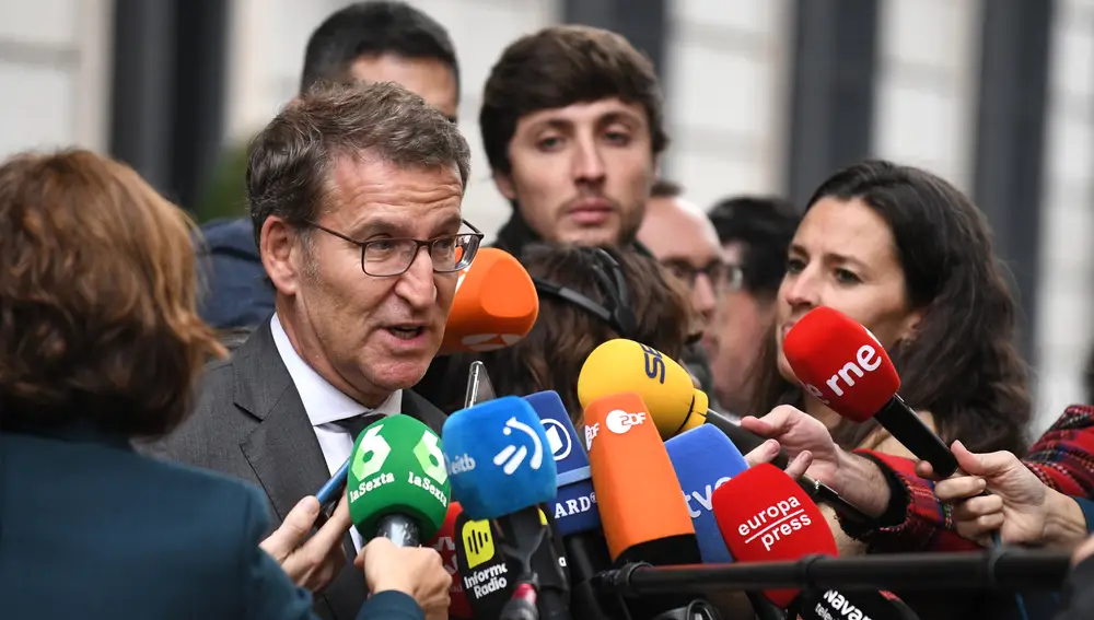 AV.- Feijóo exige Sánchez que "no levante muros" entre españoles y pide "no tener miedo" porque España es una democracia