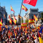 Manifestación multitudinaria contra la amnistía en la Plaza de Cibeles de Madrid