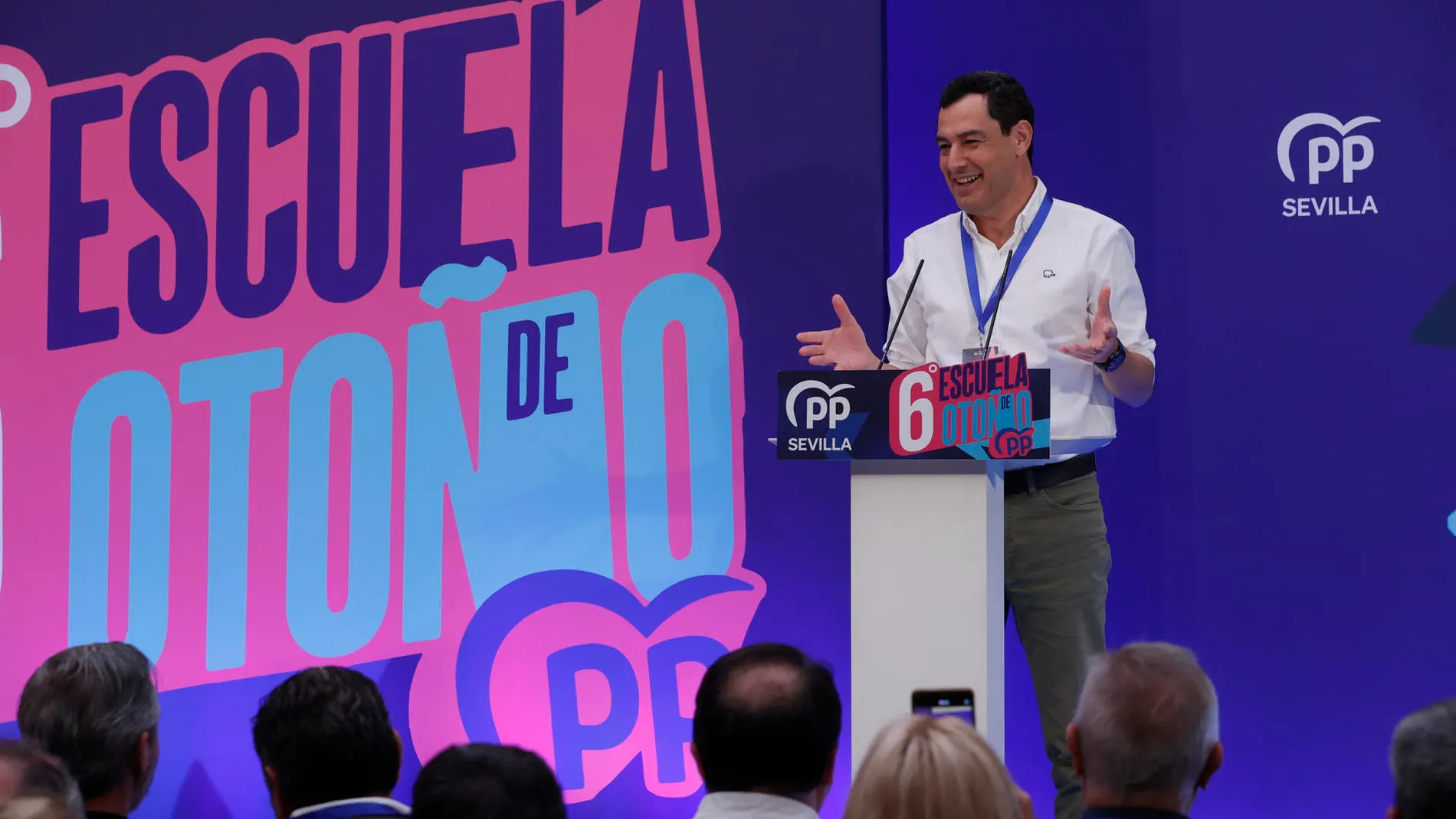 Juanma Moreno en Carmona