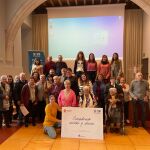 Entrega de los cheques de la Diputación de Burgos a usuarios del Servicio de Ayuda a Domicilio