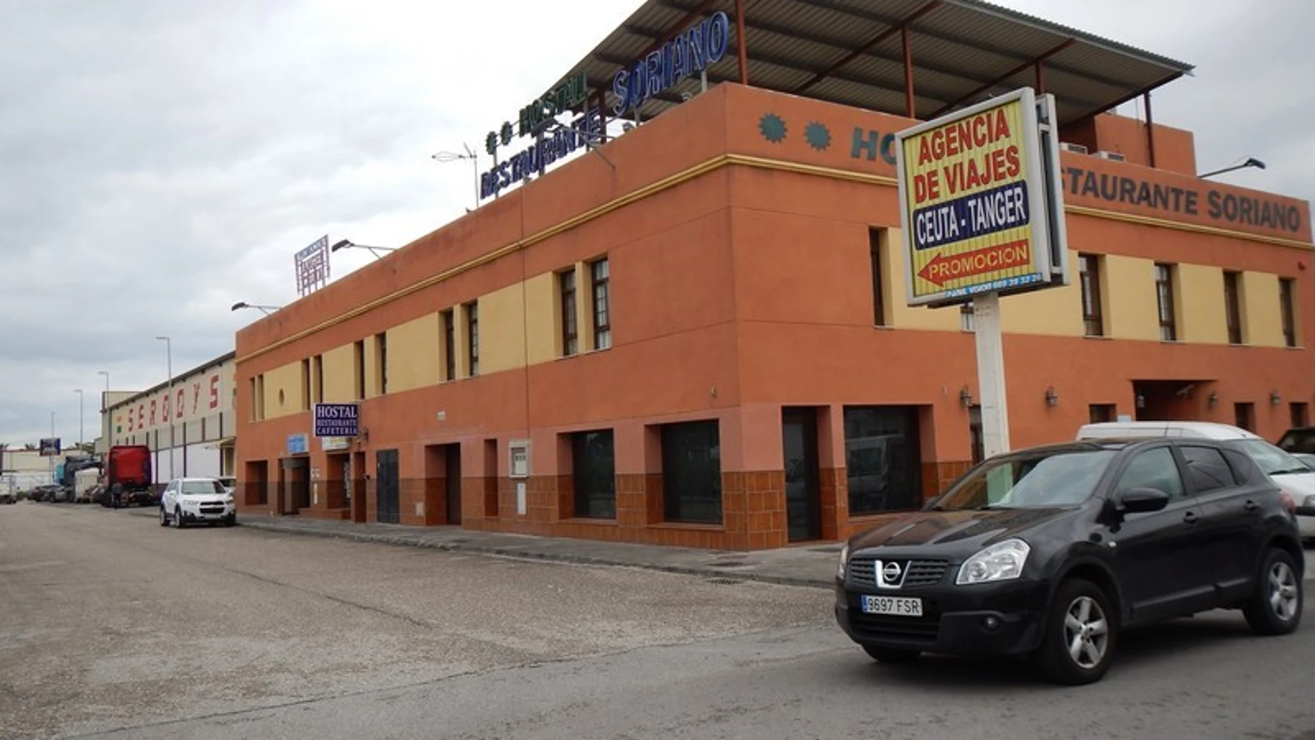 Un hostal, un restaurante y tres locales comerciales a subasta por 1 euro en Cádiz