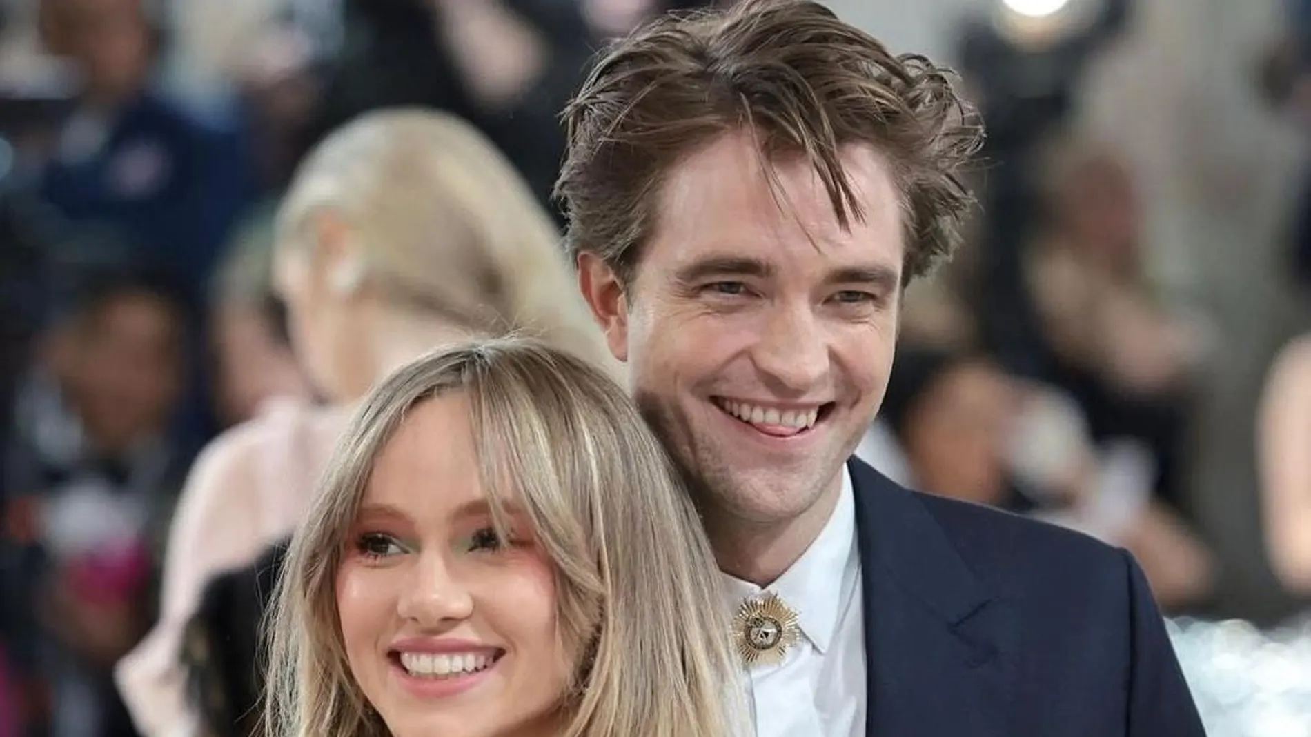Robert Pattinson y Suki Waterhouse serán padres por primera vez