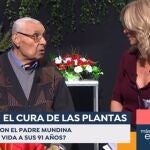 Susana Griso y el padre Mundina
