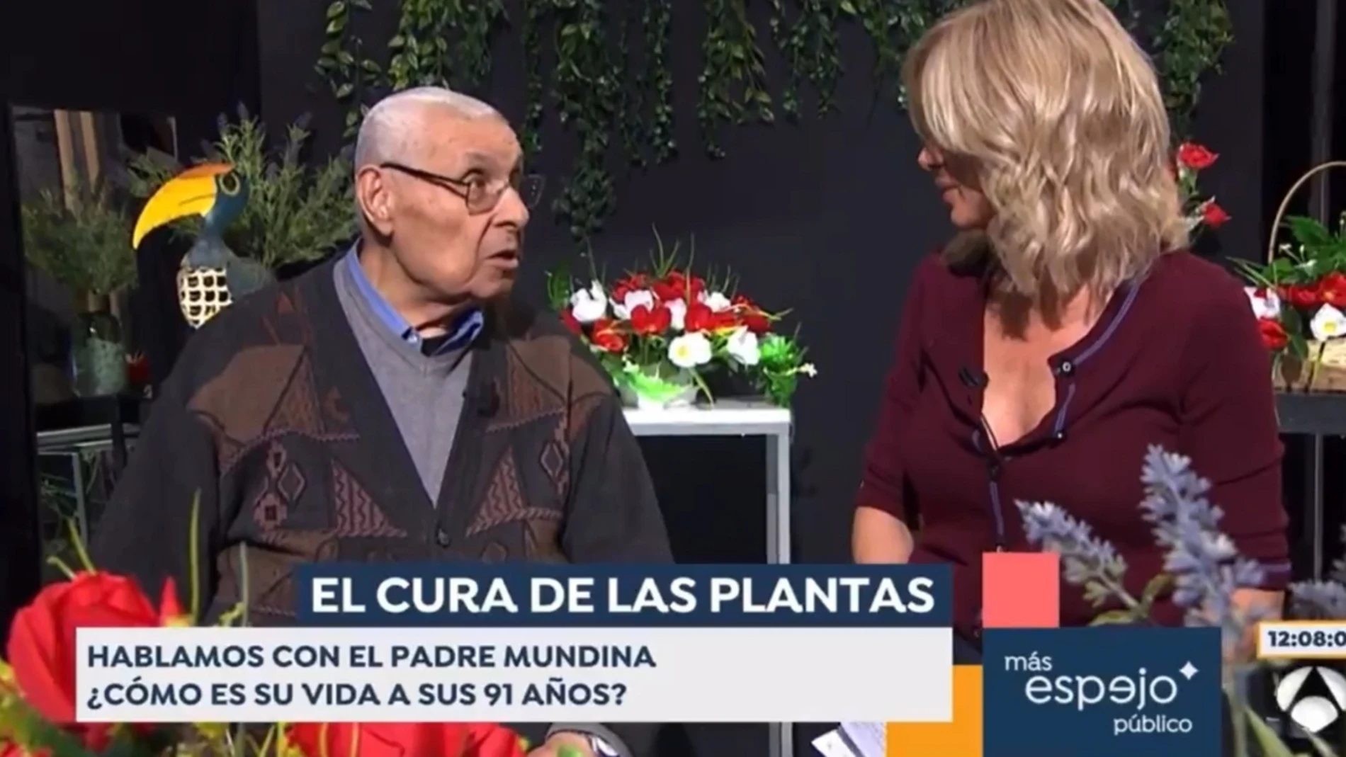 Susana Griso y el padre Mundina