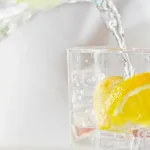 Agua con limón