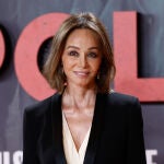 Isabel Preysler con look de lo más elegante.