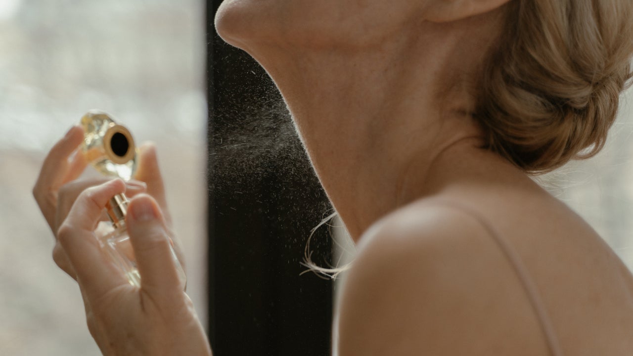 El aroma más dulce del otoño: así es el perfume de Miu Miu que huele a fresas y se ha vuelto viral