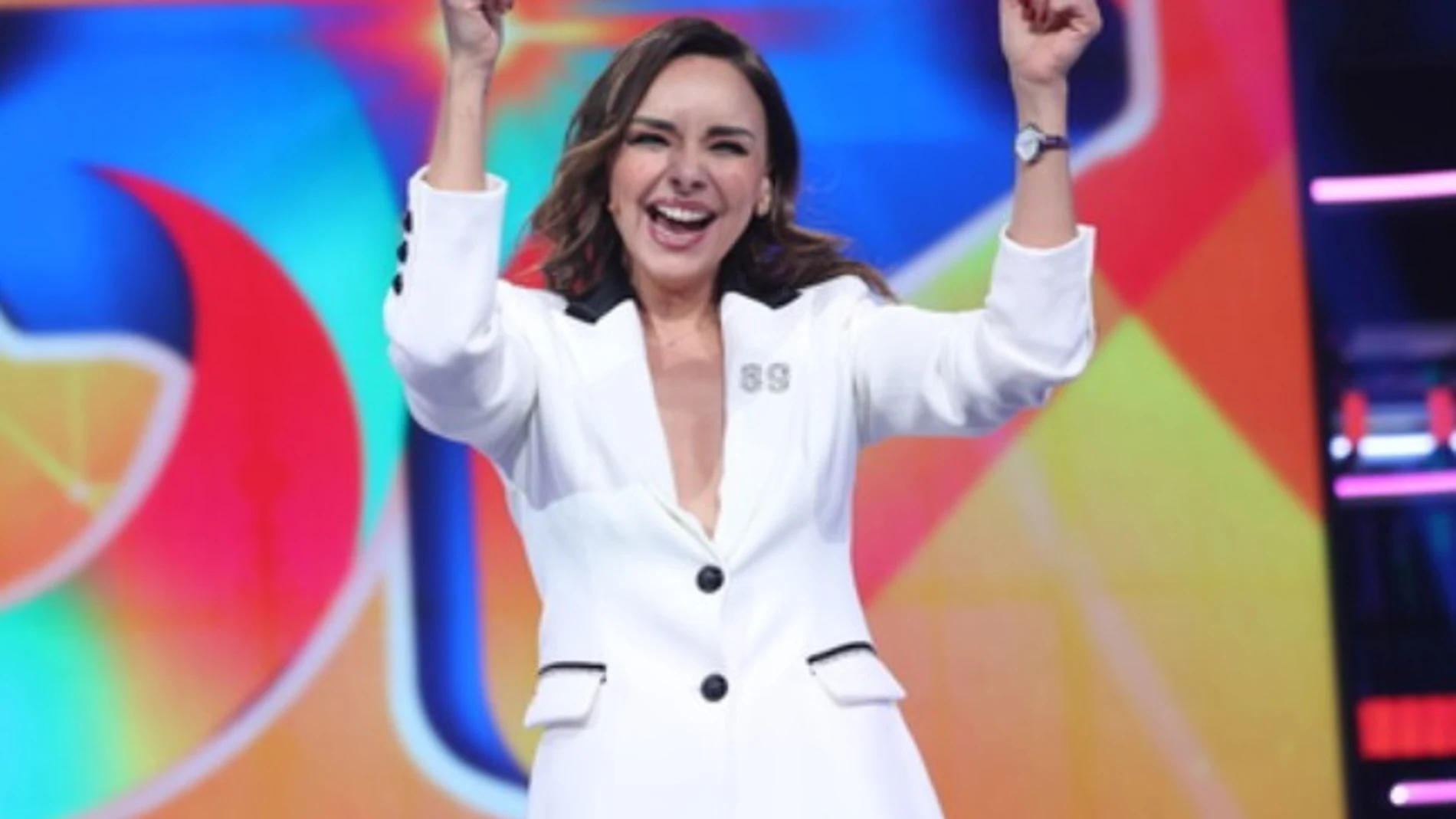 Chenoa, de su significativo look a sus emocionantes palabras en su estreno como presentadora de 'Operación Triunfo'