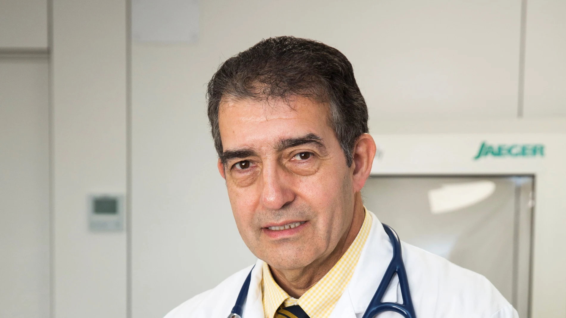Dr. Carlos Álvarez Martínez