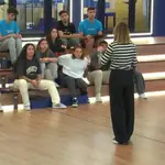 Concursantes de 'OT 2023' y la directora de la academia, Noemí Galera