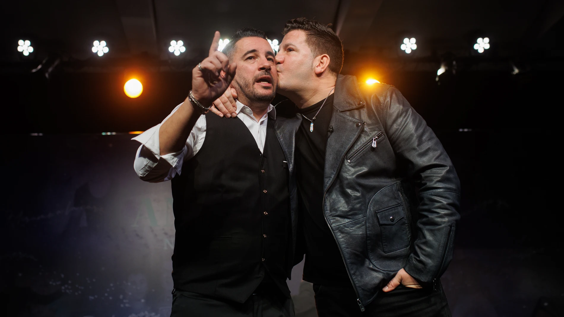 El dúo musical Andy y Lucas durante una rueda de prensa, en las instalaciones de la AIE, a 23 de noviembre de 2023, en Madrid (España). Durante la rueda de prensa han anunciado su nuevo proyecto, celebrar sus 20 años de carrera musical con una gira de cuatro conciertos por España, en Cádiz, Sevilla, Madrid y Barcelona. El acto ha tenido lugar después de que el pasado 14 de noviembre anunciasen su separación por motivos médicos. Durante el encuentro, han cantado ‘Tanto la quería’.23 NOVIEMBR...