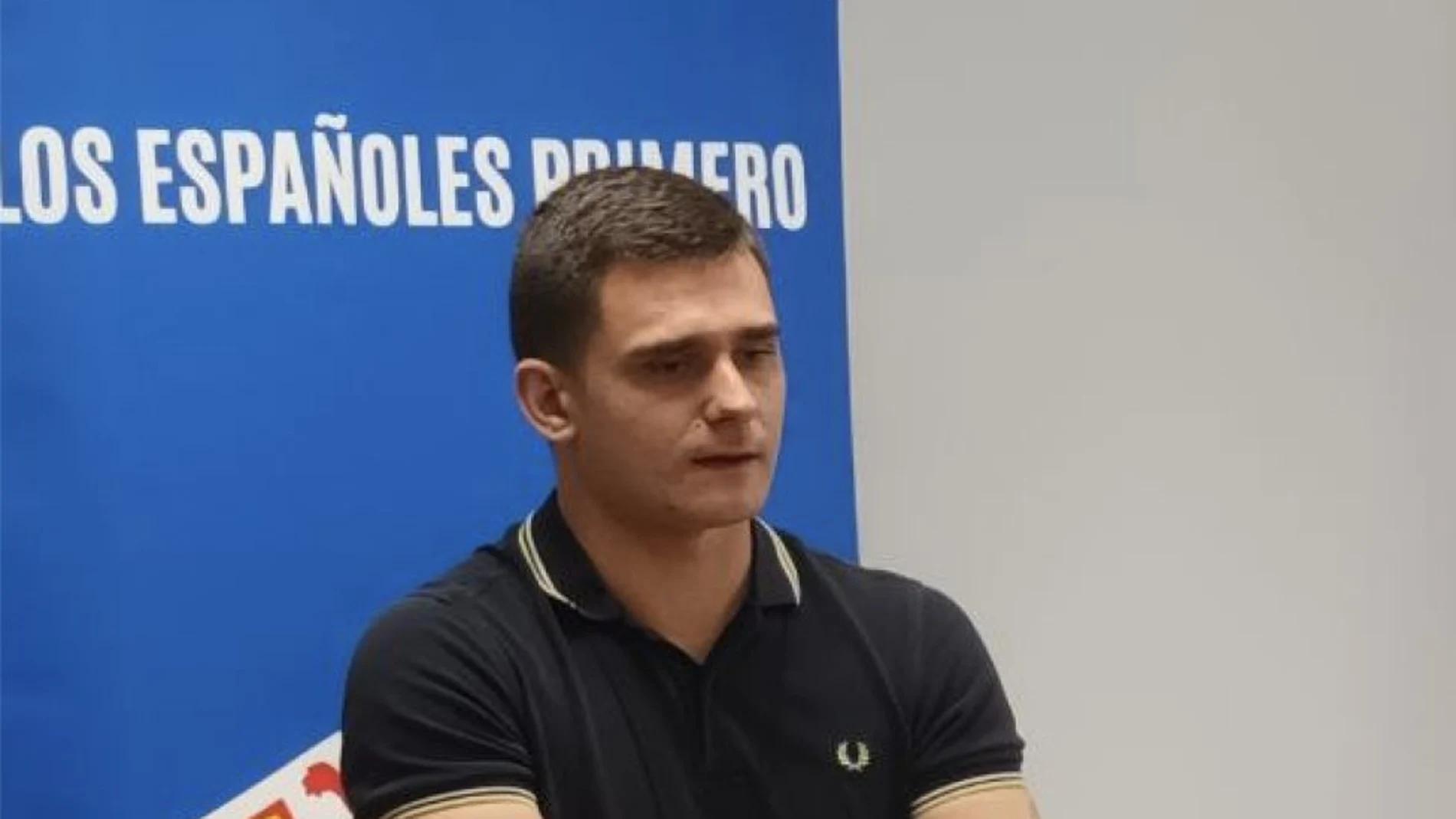 Detienen al delegado de Democracia Nacional, Pablo Lucini, por los altercados en Ferraz