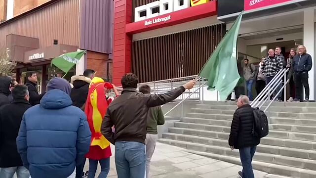El Sindicato Solidaridad se manifiesta frente a la sede del PSOE en Ferraz y de CC.OO. en Granollers