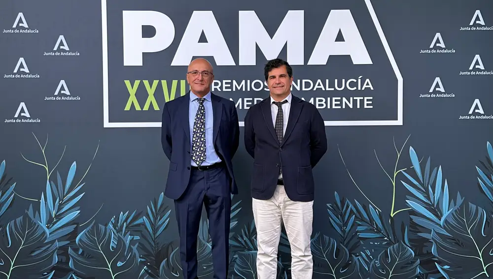 José Carlos García Gómez, Catedrático de Biología Marina de la Facultad de Biología de la US, y Juan Núñez Insausti, CEO de Cívitas Puerto Banús