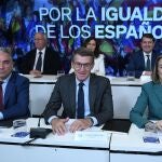 Feijóo anuncia un Comité Ejecutivo el jueves para reorganizar su equipo "con nuevas ideas y nuevos enfoques"