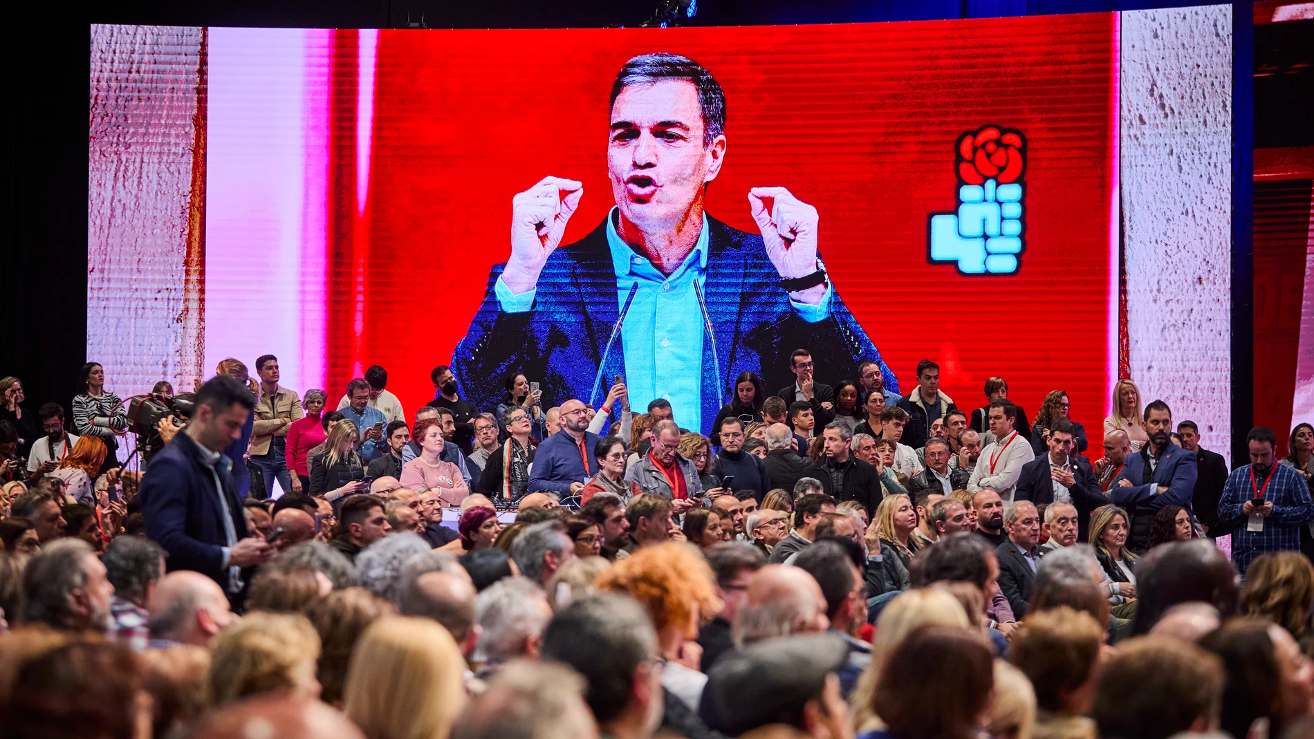 Acto de partido del Psoe en Ifema con la asistencia de Pedro Sanchez y Jose Luis Rodriguez Zapatero para celebrar la composición del nuevo ejecutivo. / © Alberto R. Roldán 26 11 2023