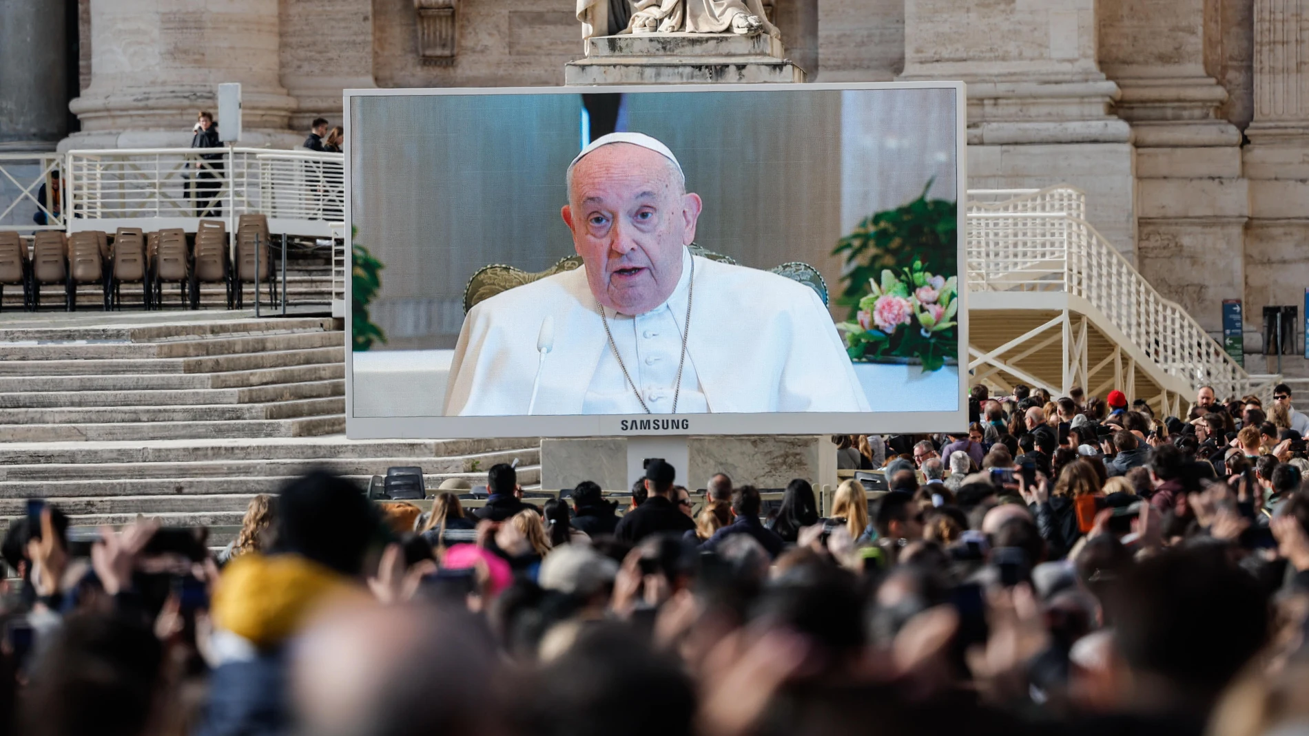 El Papa Francisco rezó el Ángelus dominical en la capilla de su residencia en el Vaticano y no se asomó al balcón del Palacio Apostólico en la plaza San Pedro