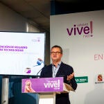 El consejero de Agricultura, Ganadería y Desarrollo Rural, Gerardo Dueñas, clausura el foro 'Modernización de regadío y nuevas tecnologías en comunidades de usuarios de aguas subterráneas', organizado por Vive Radio
