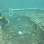 Arqueólogos trabajan para recuperar el 'Mazarrón II' del fondo del mar
