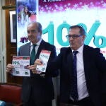 El director general de Caja Rural de Zamora, Cipriano García, y el director de Imagen, Comunicación y Relaciones Institucionales de la Caja, Narciso Prieto, presentan la campaña