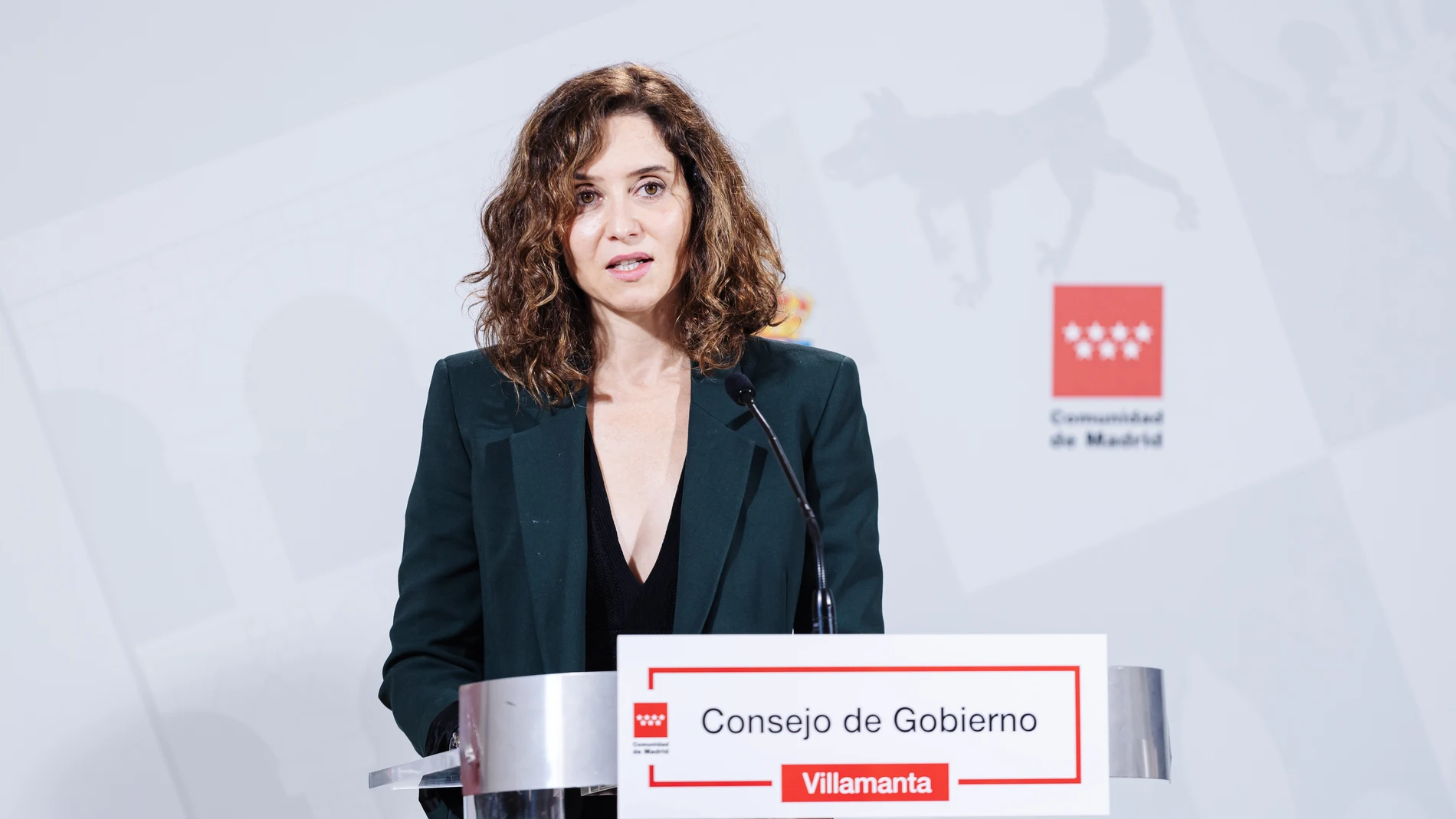 MADRID.-Ayuso cree que Sánchez quiere ser "presidente de la siguiente República": "Tiene una obsesión desmedida por su imagen"