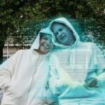 Alicia Framis junto a su pareja, el holograma, AILex