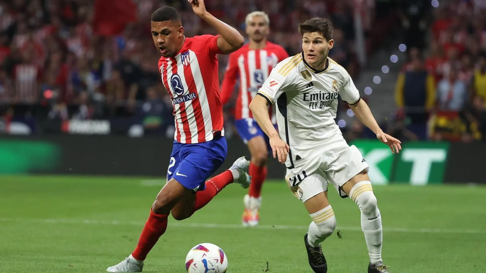 Samuel Lino con el Atlético de Madrid