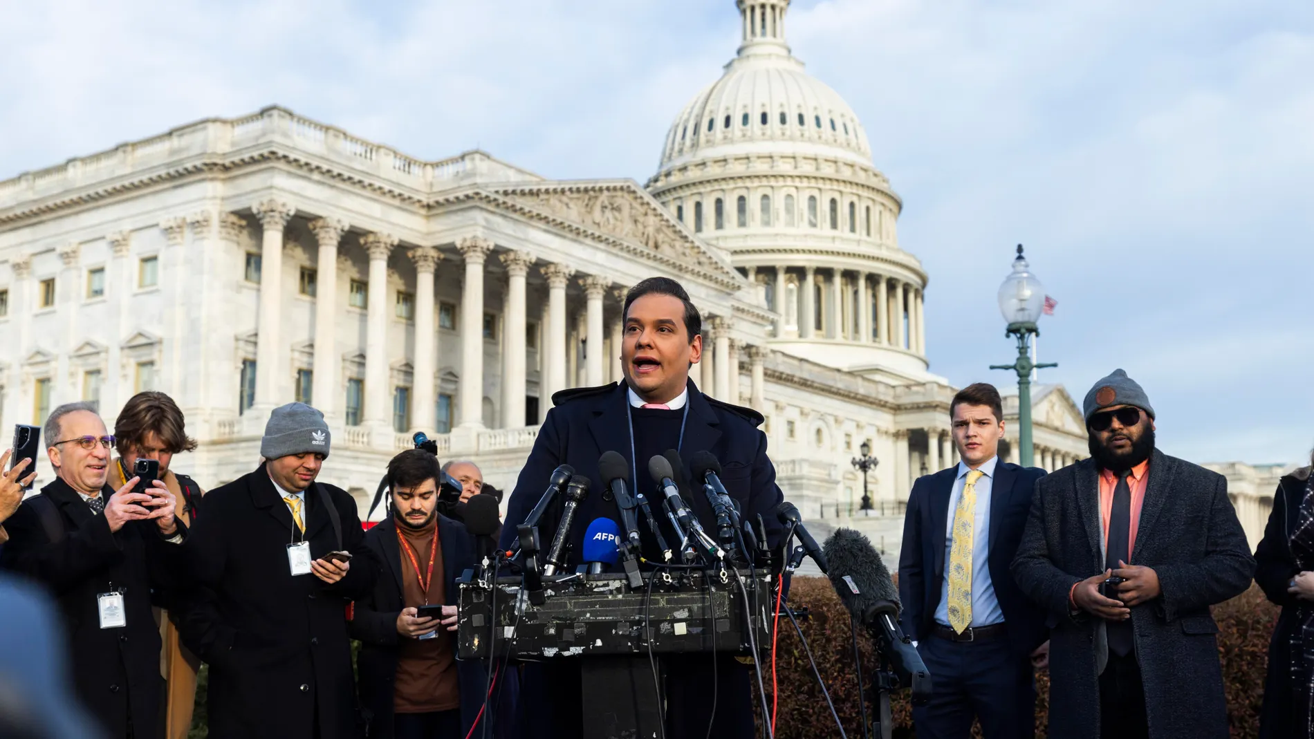 Washington (United States), 30/11/2023.- Republican lawmaker from New York George Santos speaks about his possible expulsion from Congress outside the US Capitol in Washington, DC, USA, 30 November 2023. Santos is refusing to resign, saying an upcoming House vote to expel him from Congress is 'all theater'. (Nueva York) EFE/EPA/JIM LO SCALZO