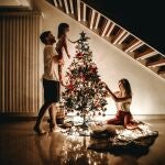Esta imagen que en Europa puede parecer de lo más casual en Navidad, en ciertos países está prohibido