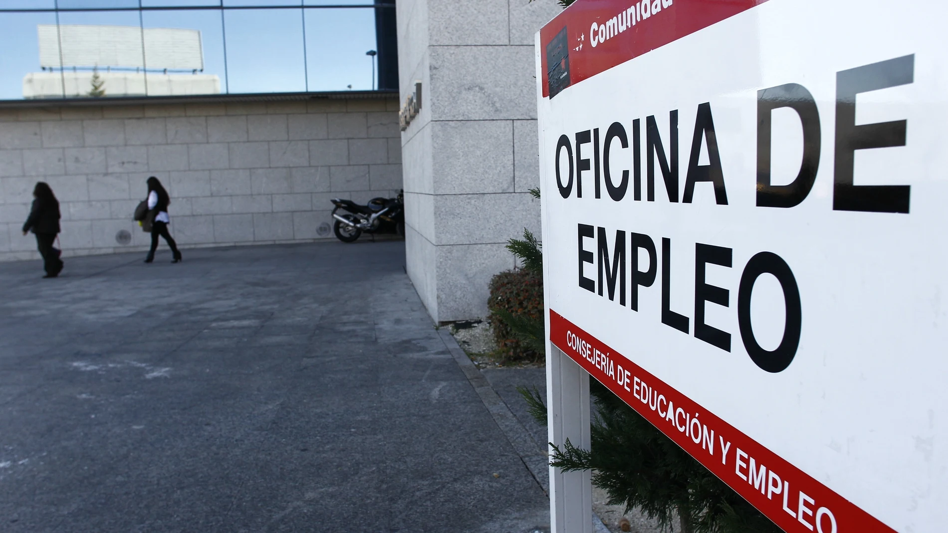 UE.- La tasa de paro de la eurozona resiste en el mínimo histórico del 6,5% pese a la desaceleración