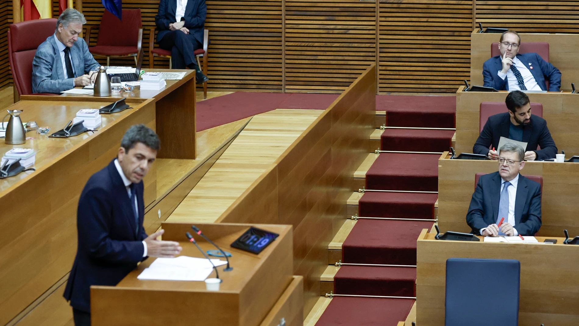 El expresidente Puig ha asistido a la sesión de control después de varias ausencias en Corts