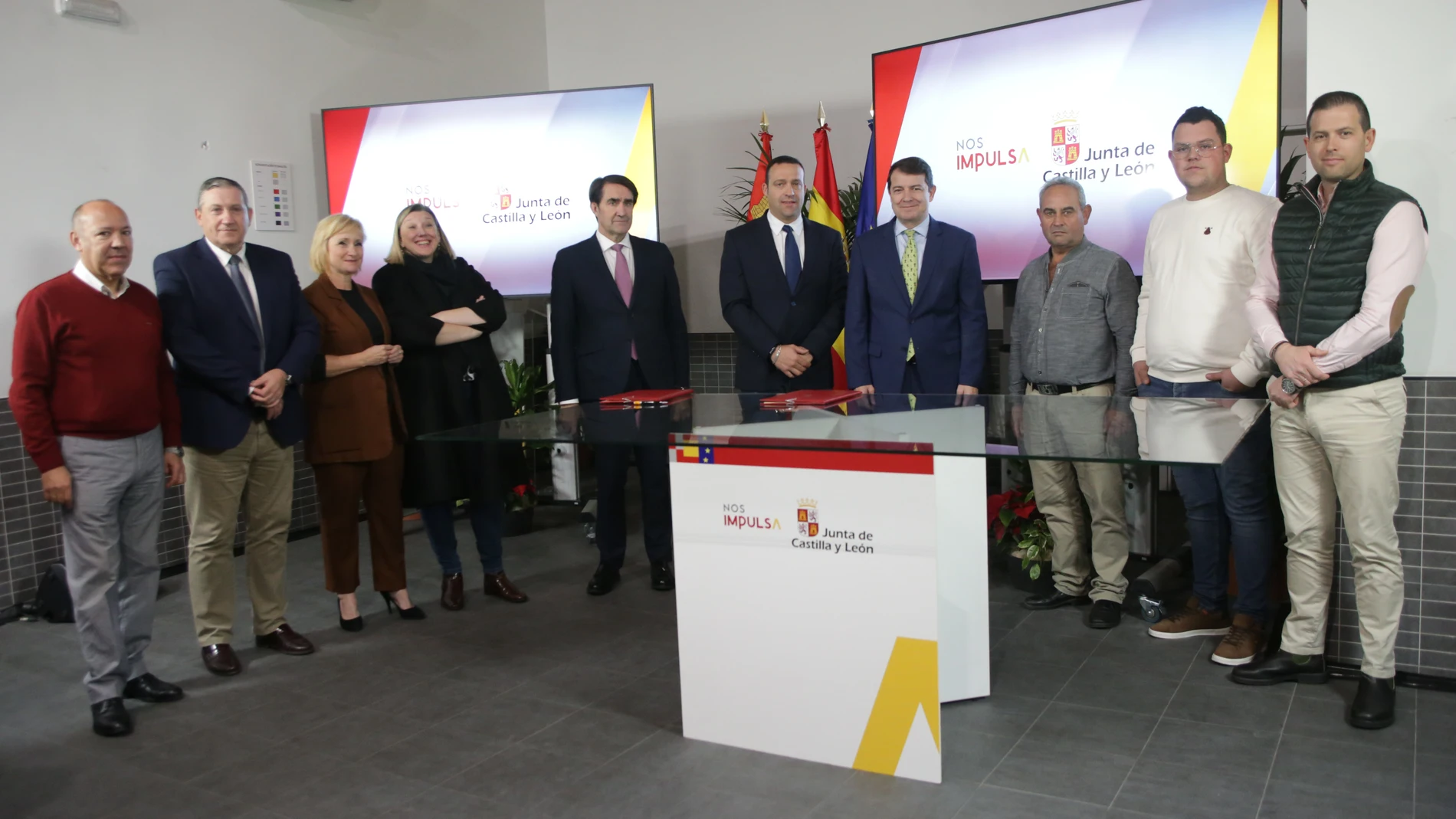 El presidente de la Junta junto a los consejeros Suárez-Quiñones y Blanco, Manuel Martín o Javier Faundez, entre otras autoridades