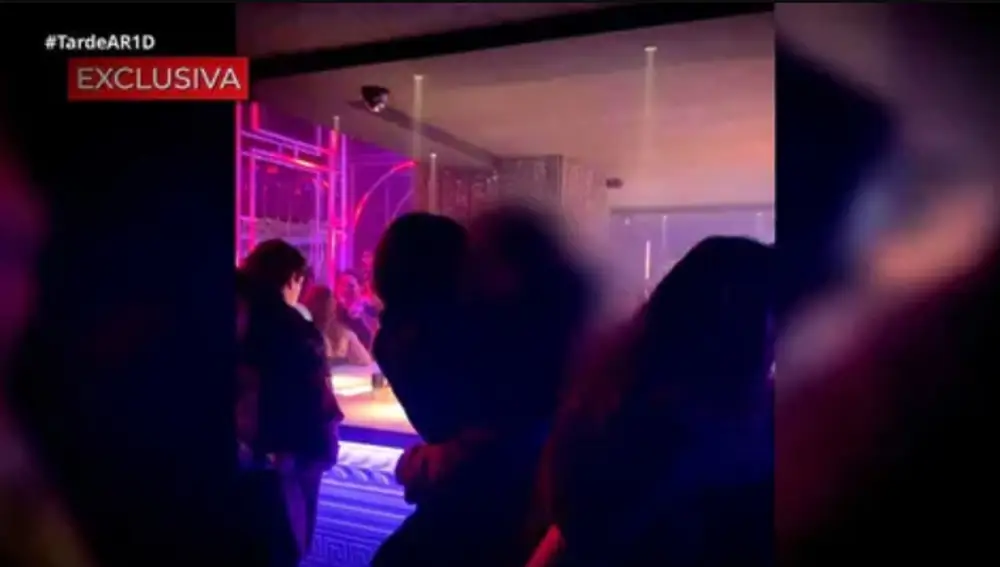 Victoria Federica besando a un chico