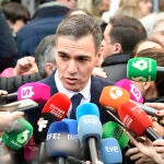 Pedro Sánchez asiste a la capilla ardiente de Concha Velasco en el Teatro La Latina
