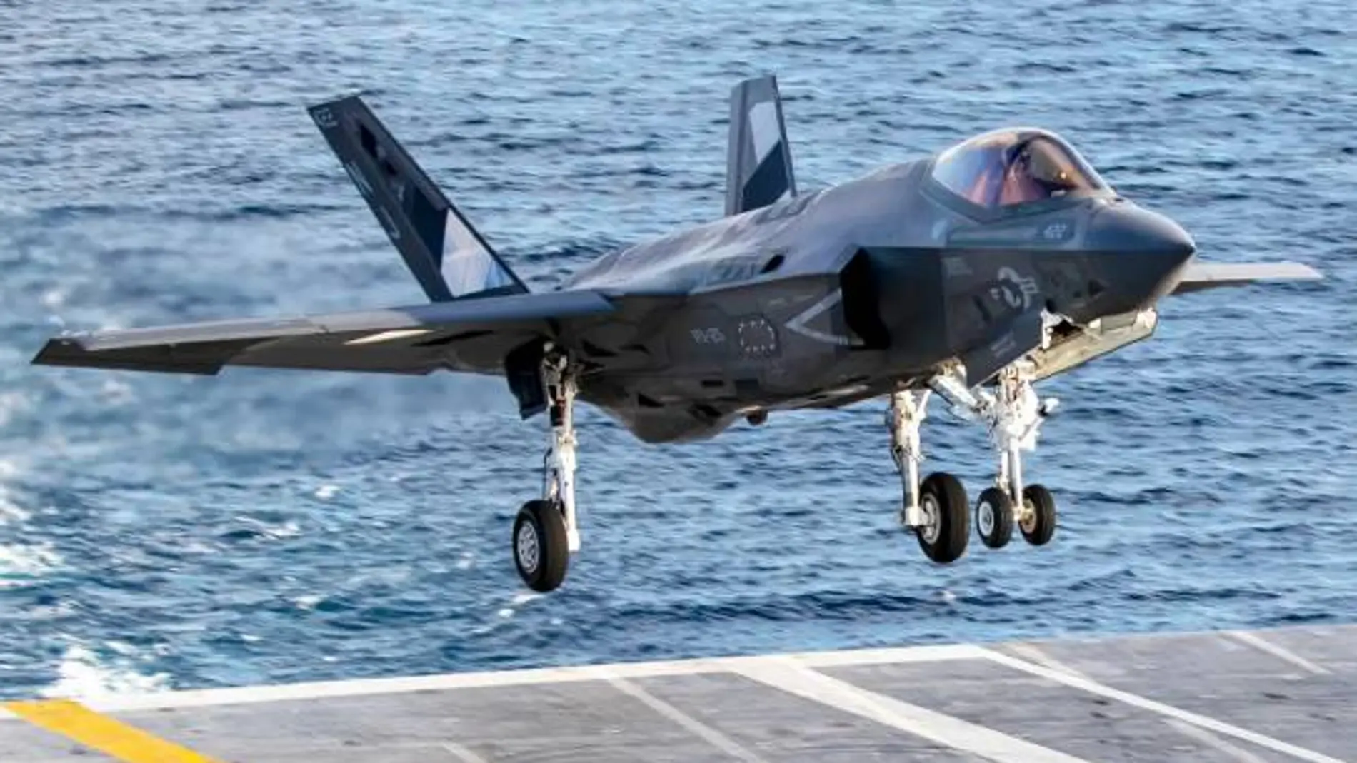 ¿Por qué los cazas F-35, F-22 y F-117 de EE.UU. están testando un revestimiento de tipo espejo?