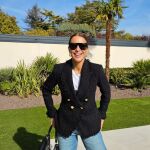 Paula Echevarría con look con zapatillas.