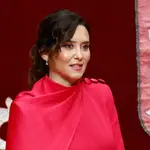 Isabel Díaz Ayuso con vestido de Victoria.