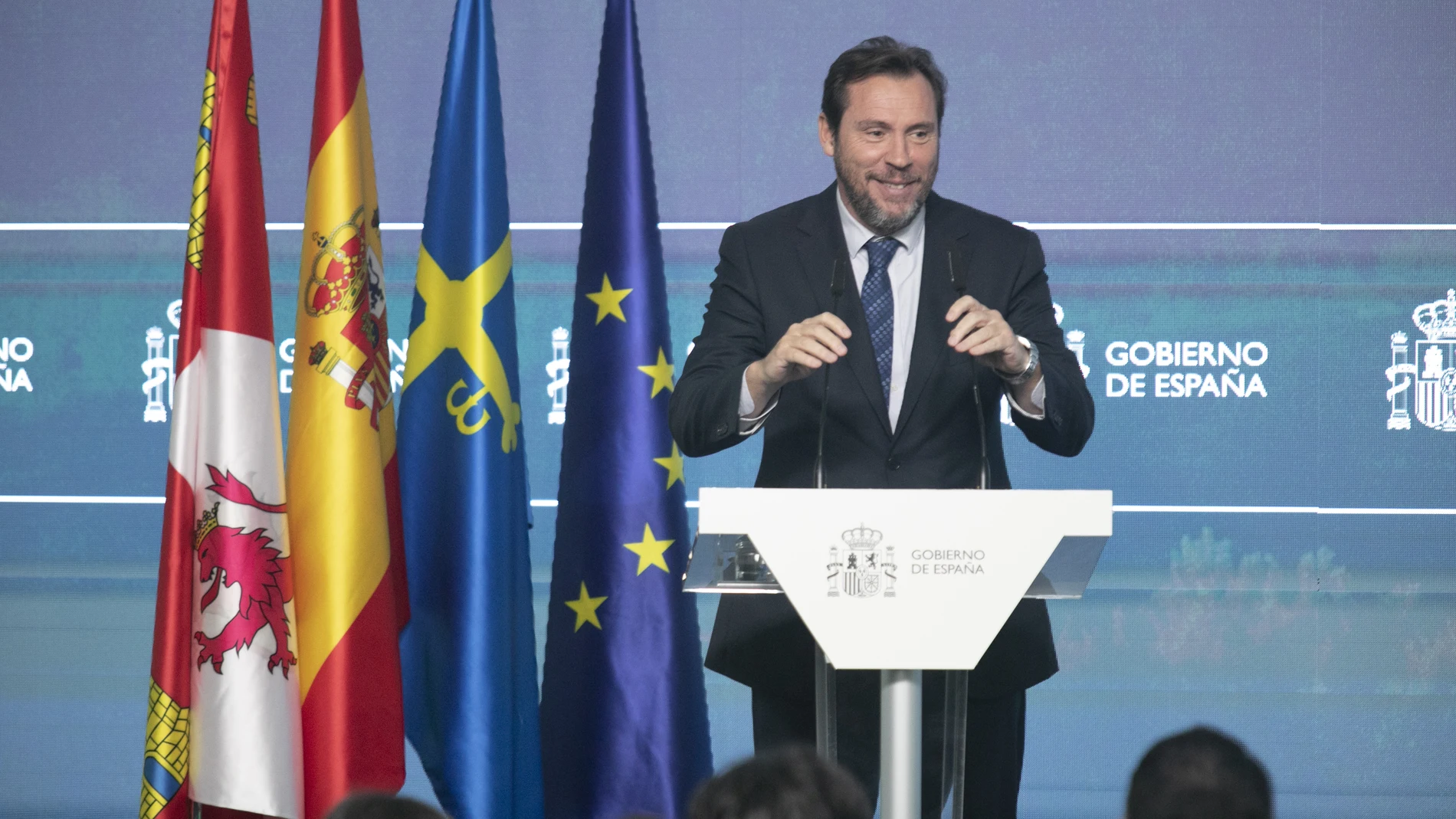Óscar Puente afirma que el Gobierno se dejará "los pelos en la gatera" para normalizar la situación en Cataluña