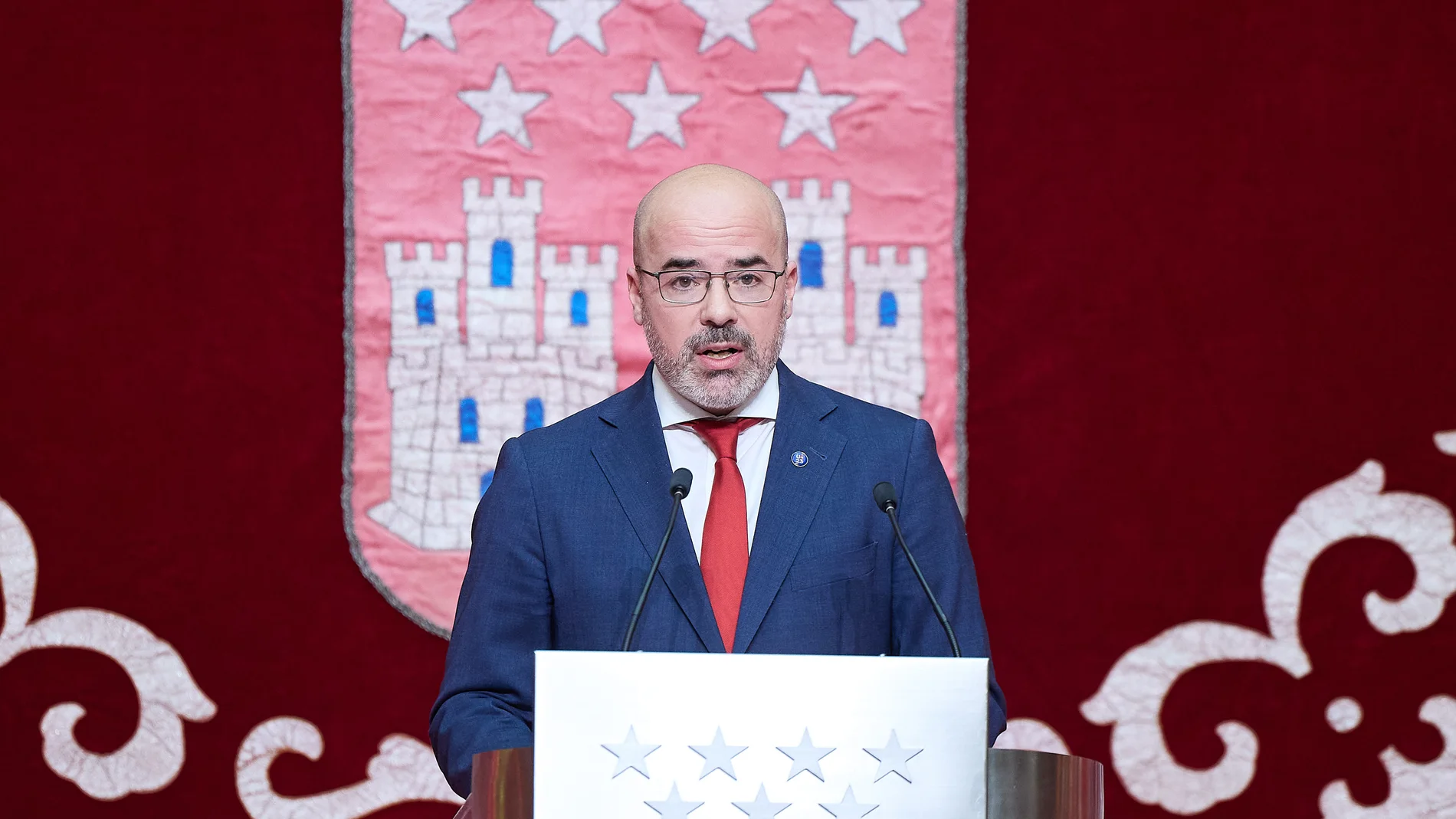El delegado del Gobierno en la Comunidad de Madrid, Francisco Martín, interviene en los actos conmemorativos del 45º aniversario de la Constitución Española, en la Real Casa de Correos, a 4 de diciembre de 2023, en Madrid (España). Este acto organizado por la Comunidad de Madrid pone en valor los logros sociales, políticos y económicos que ha traído la Carta Magna y el régimen democrático a España durante los últimos 45 años. 04 DICIEMBRE 2023;CONSTITUCIÓN;CORTES;CORREOS;AYUNTAMIENTO;PRESENT...
