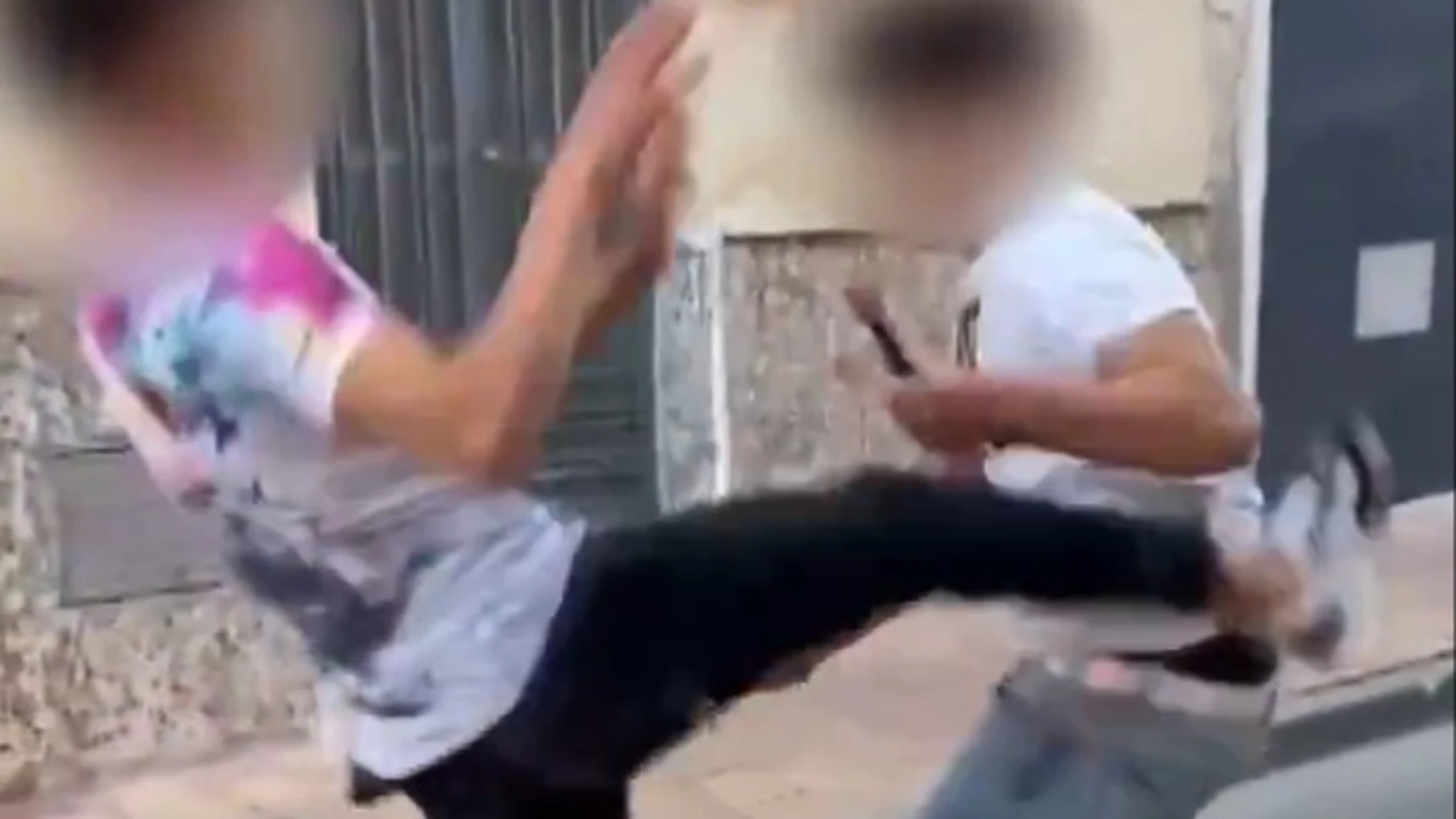 Un menor apuñala a otro en Lorca