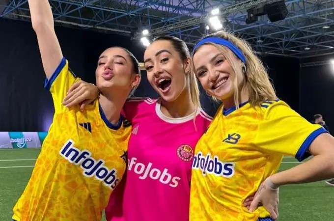 Lola Lolita, Marina Rivers y Sofía Surfers, las futbolistas 'estrellas' del torneo de Ibai Llanos Lola Lolita, Marina Rivers y Sofía Surfers, las futbolistas 'estrellas' del torneo de Ibai Llanos