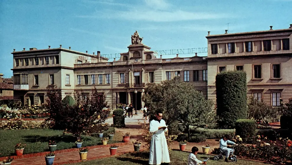 Imagen de la sede del hospital en el barrio de Les Corts, donde actualmente se encuentra el centro comercial de L'Illa Diagonal